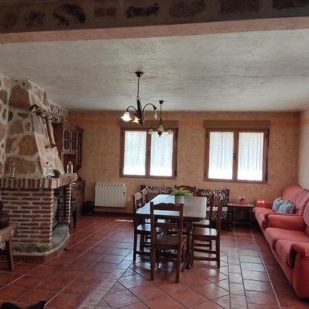 Casa Rural El Pajar Navaluenga Bagian luar foto