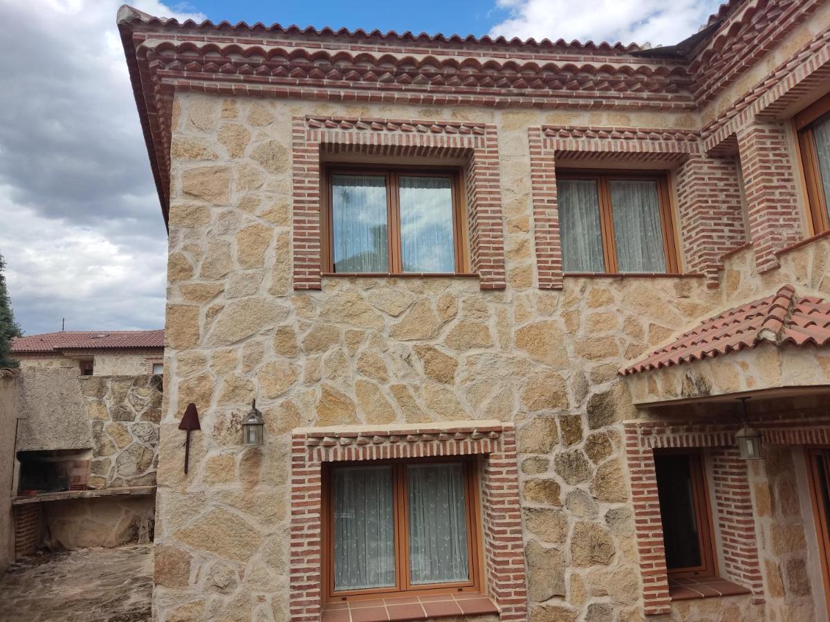 Casa Rural El Pajar Navaluenga Bagian luar foto