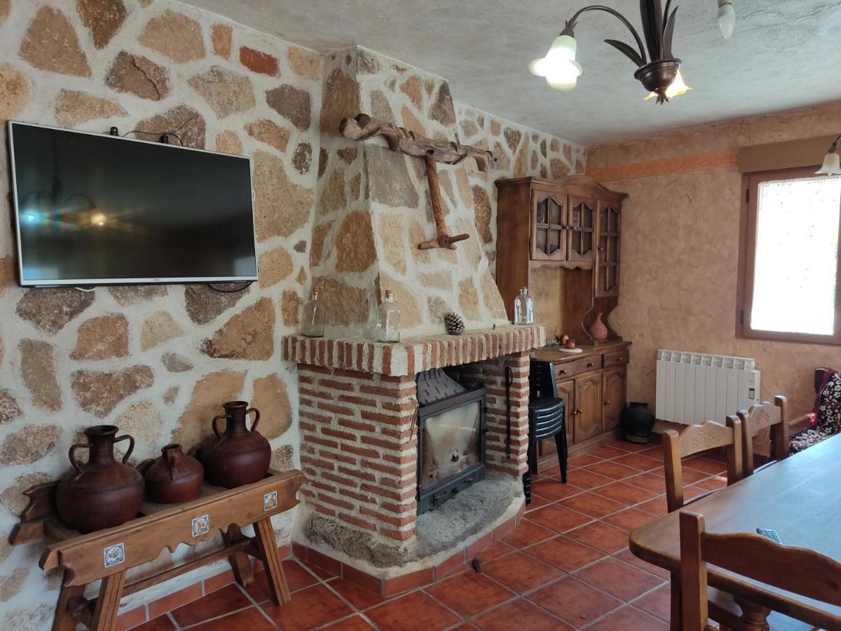 Casa Rural El Pajar Navaluenga Bagian luar foto