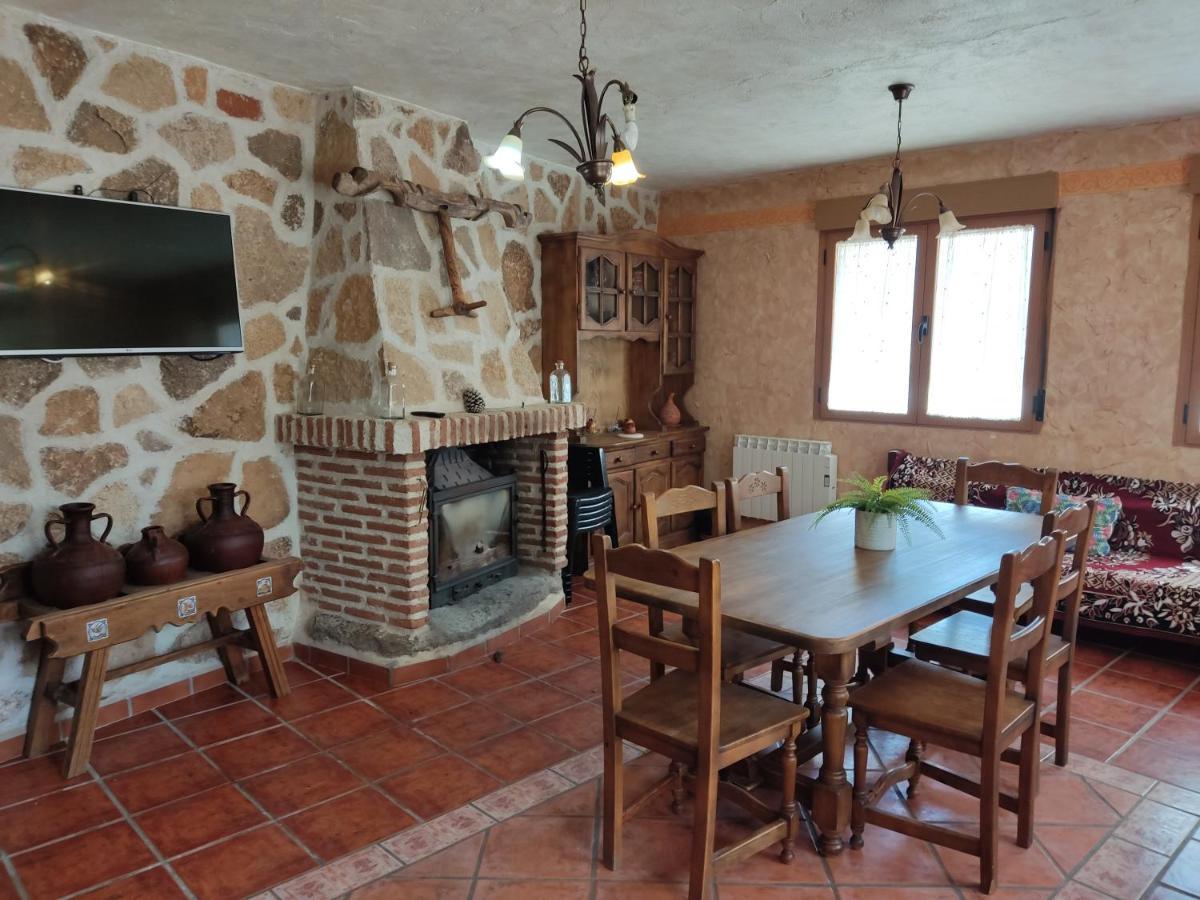 Casa Rural El Pajar Navaluenga Bagian luar foto