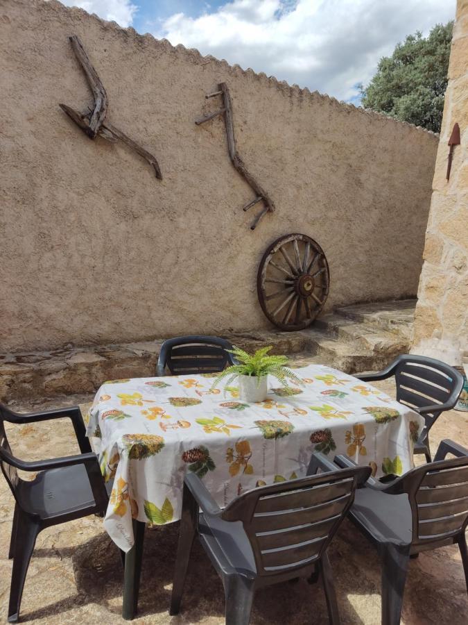 Casa Rural El Pajar Navaluenga Bagian luar foto