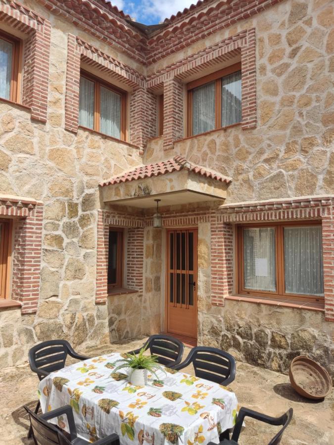 Casa Rural El Pajar Navaluenga Bagian luar foto